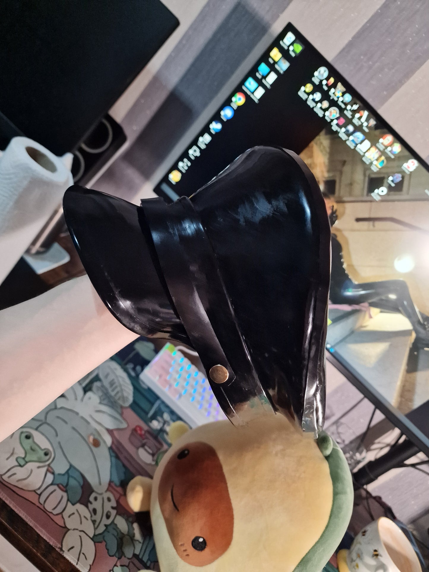 Latex muir cap