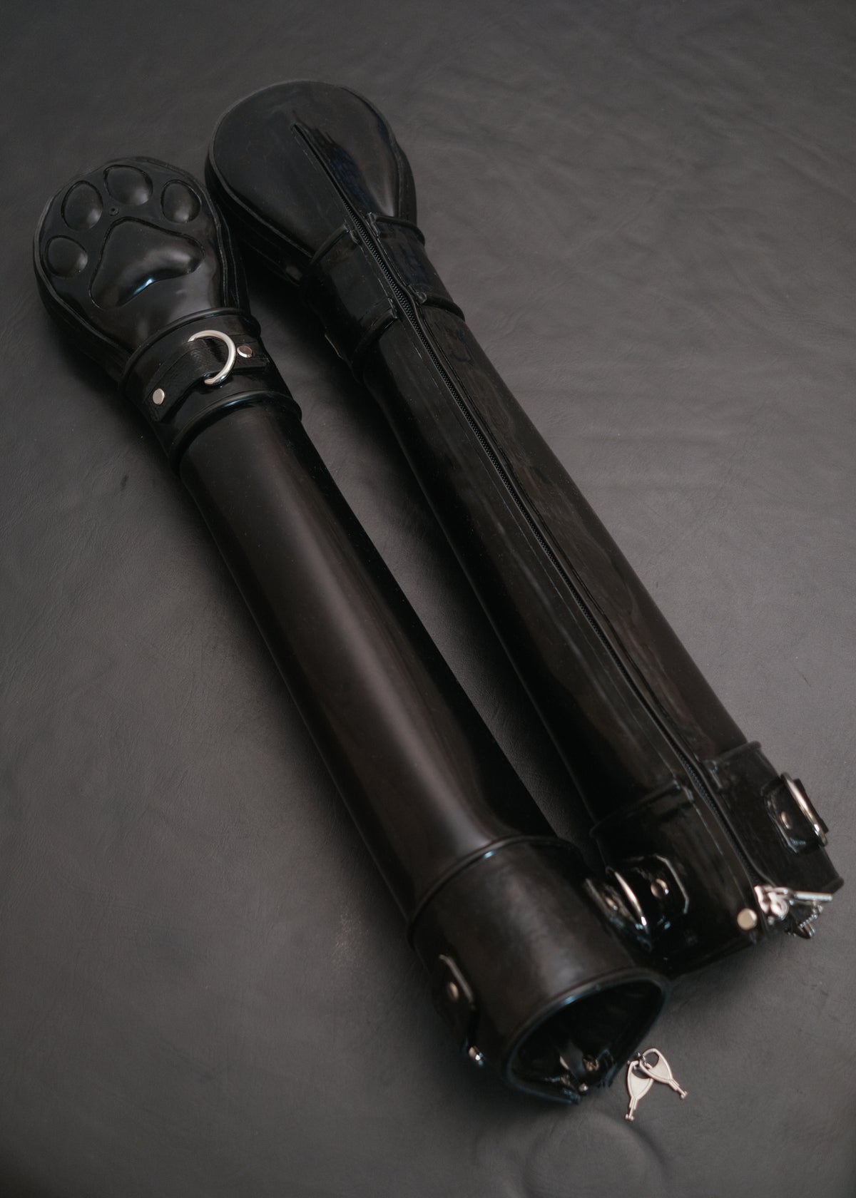 Lockable Heavy Rubber Paw Mitts with Arm Restraints